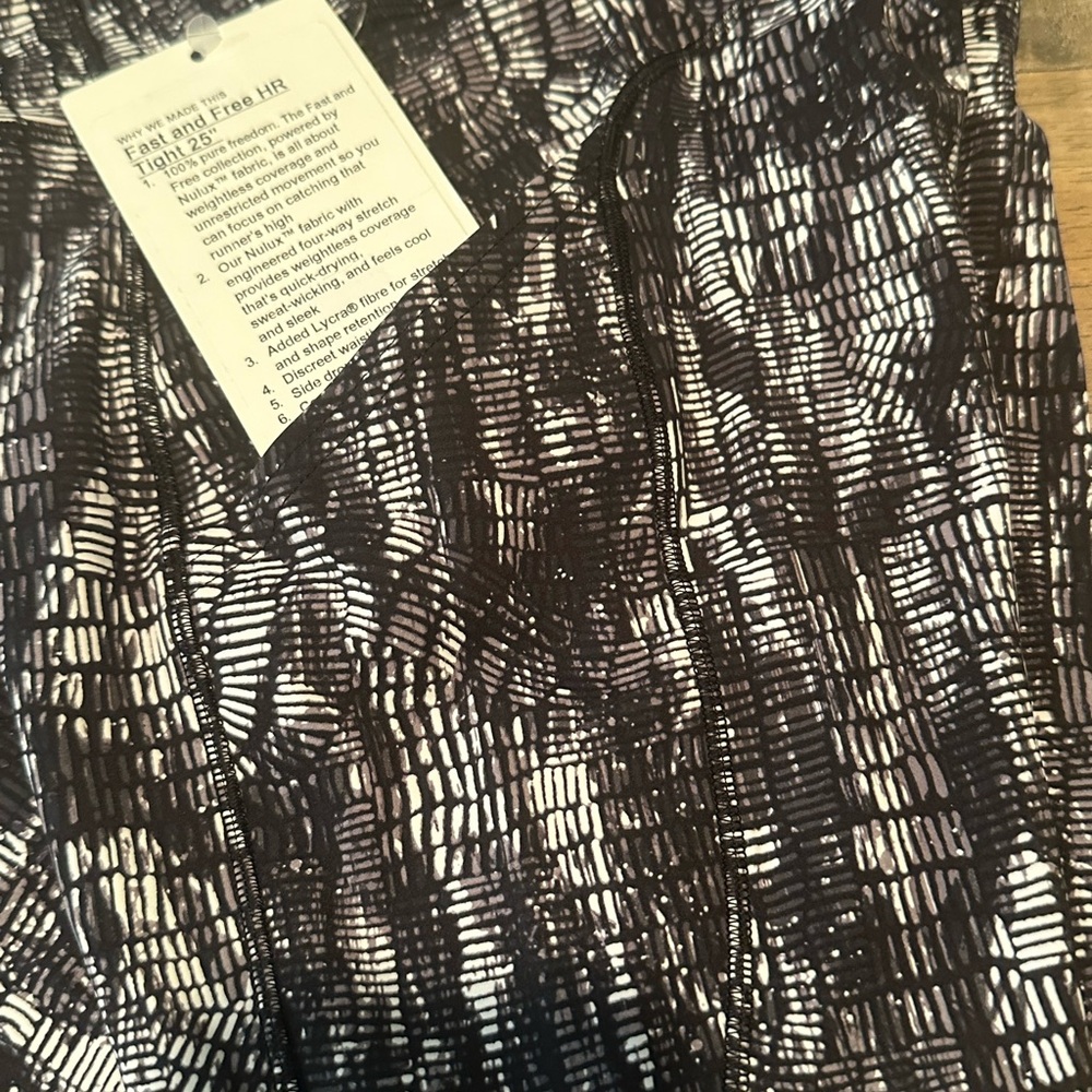 Lululemon Fast and Free HR Tight 25” - Picture 5 of 6
